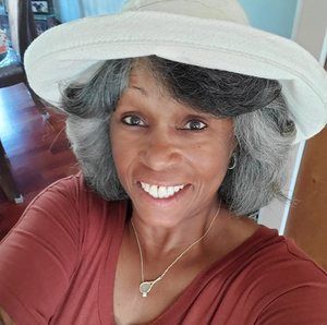 Meet your Posher, Sharon